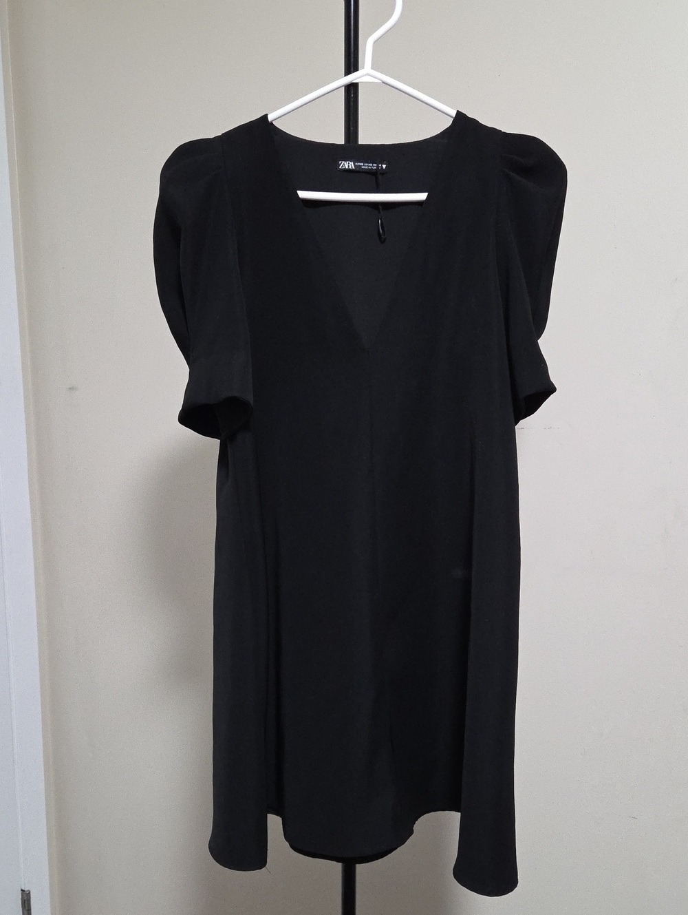 Zara Black V-Neck Puff Sleeve Shift Dress